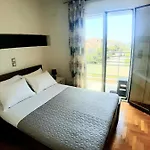 King George Sqr Apartment *